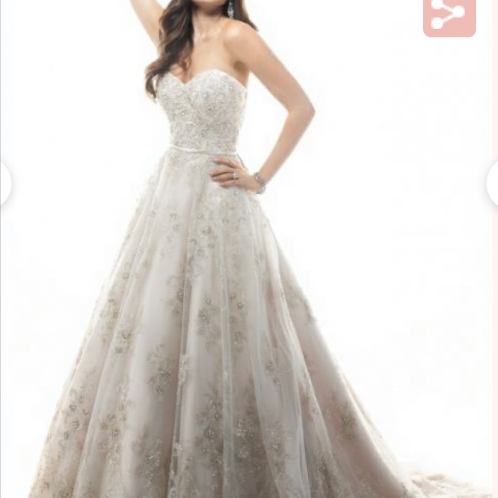 Maggie Sottero - Hannah (Wedding Dress) size 6 ivory pewter